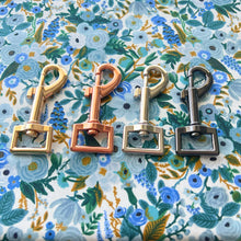 Load image into Gallery viewer, Garden Party Leash