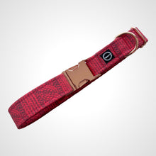 Load image into Gallery viewer, Cranberry Cable Collar
