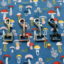 Load image into Gallery viewer, Mushroom Garden Leash