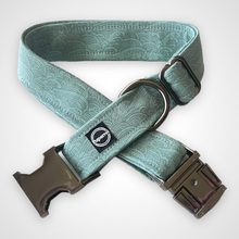 Load image into Gallery viewer, Ocean Waves Collar

