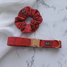 Load image into Gallery viewer, Cranberry Cable Collar
