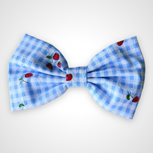 Load image into Gallery viewer, Berry Picnic Bow Tie
