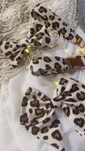 Load and play video in Gallery viewer, Blush Leopard Leash
