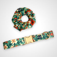 Load image into Gallery viewer, Botanic Bloom Scrunchie
